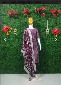 Elegant Maroon Polka Dot Kurta Set