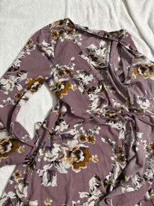 Chic Floral Print V-Neck Dress