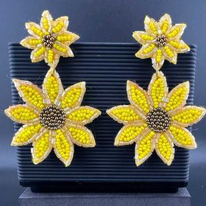 Yellow Beaded Sunflower Dangle Earrings🌼