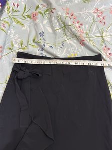 H&amp;M Black Ruffle Skirt
