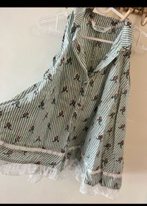 Charming Striped Sleeveless Blouse