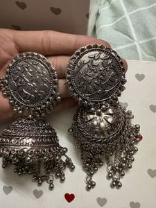 4 pair Earrings