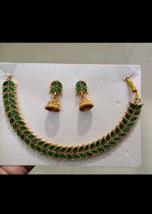 Elegant Green Stone Necklace
