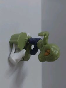 kinder joy - lizard Toy Figure