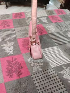Chic Pink Croc Embossed Shoulder Bag