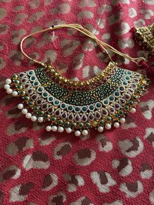 Exquisite Kundan & Pearl Necklace Set