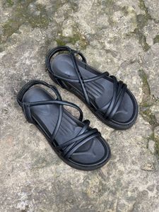 Stylish Black Strappy Platform Sandals