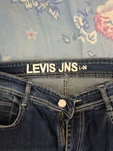 Levis JNS Dark Wash Jeans