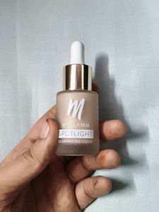 MyGlamm Spotlight Illuminating Liquid