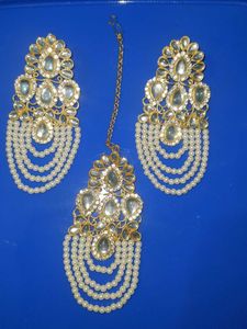 Elegant Pearl &amp; Stone Maang Tikka Set