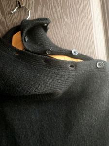 Black Pullover