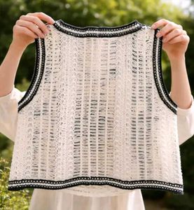 Crochet Floral Sleeveless Top