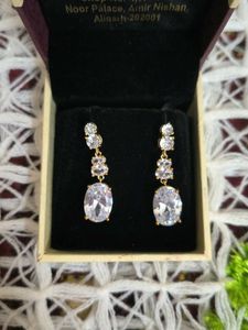 Elegant Drop Earrings with Oval Stones anti turnis