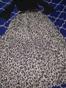 Chic Leopard Print Tiered Dress