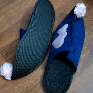 Home slippers new