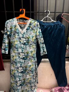 Like New   Floral Print Kurta Set