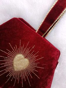 Charlotte tilbury velvet clutch 💕♥️