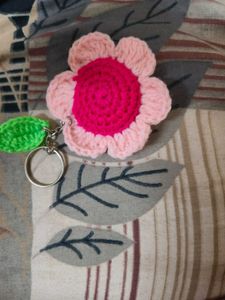 a cute crochet set of 1