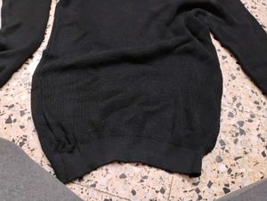 Classic Black Knit T shirt
