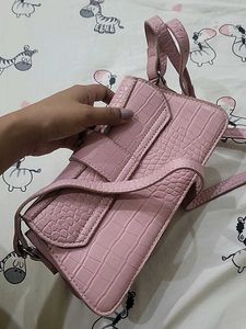 Chic Pink Croc-Embossed Shoulder Bag