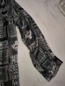 Stylish Black &amp; White Printed Kurta