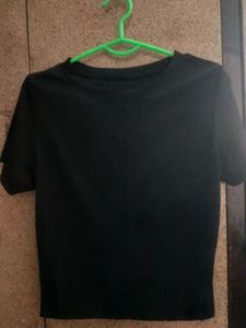 Classic fitted Black Crew Neck Tee