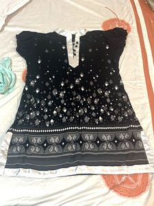 Elegant Black Kurta with Embellishments