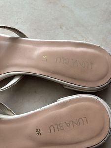 Chic White Chain Accent Sandals