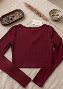 Chic Ribbed V-Neck Cropped Top