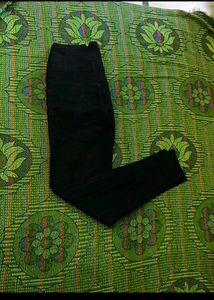 Black High-Waisted Skinny Jeans