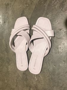 Flats with durable strap