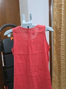 Benetton Coral Sleeveless Pintuck Top