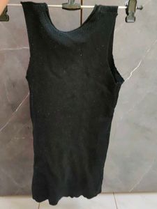 Black Sleeveless V-Neck Top