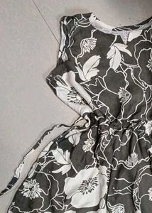 Floral Print Sleeveless short kurti