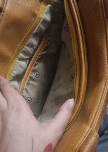 Stylish mustard Handbag