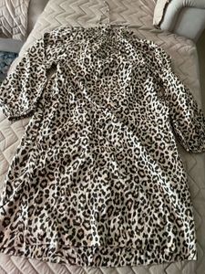 Chic Leopard Print Mini Dress