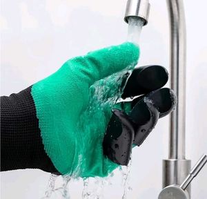 Gardening Gloves with Claws