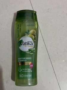 Vatika Moisture Boost Shampoo