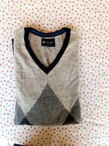 Men's Argyle V-Neck Sweater
