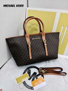 MICHAEL KORS MOORE ( COPY)SMALL SIGNATURE LOGO SAT