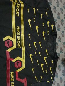Nike Sport T-Shirt