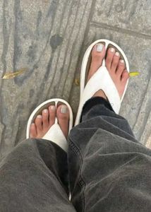 Comfortable White Flip Flops