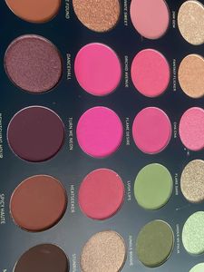 Vivid Eyeshadow Palette