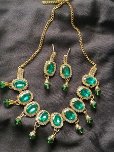 Emerald Green Statement Necklace &amp; Earrings Set
