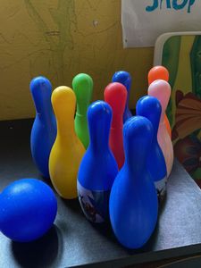 Kids Bowling Set 10 pins n a ball