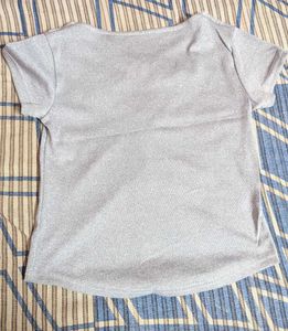 Conquette gray bow top with lace detailing 🤍🩶