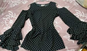 🔥🔥Black Polka Dot Cold Shoulder Top