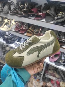 Stylish Green & Cream Sneakers🎀