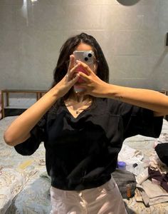 Black V-Neck Cropped Sweatshirt