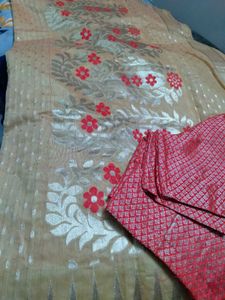 Beautiful Zari Jacquard Saree with Stitched Blouse